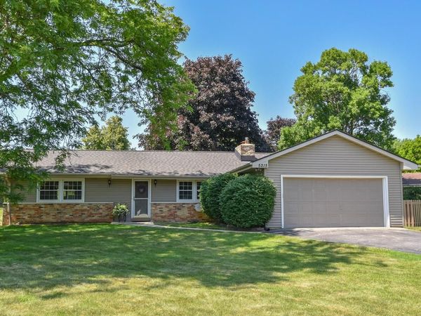 5215 S Balboa DRIVE, New Berlin, WI 53151