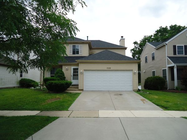 2539 Brunswick Circle , Woodridge, IL 60517