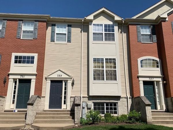 789 LEWISBURG Lane , Aurora, IL 60504