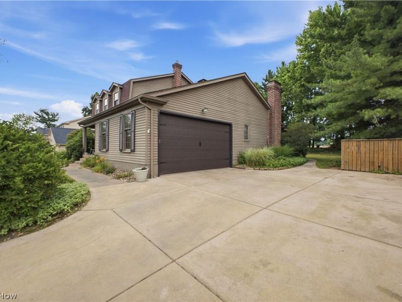 3218 Hummingbird Hill Drive, Poland, OH 44514 Photo 4