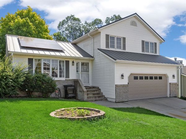 1711 Hamer NW, Cedar Rapids, IA 52405