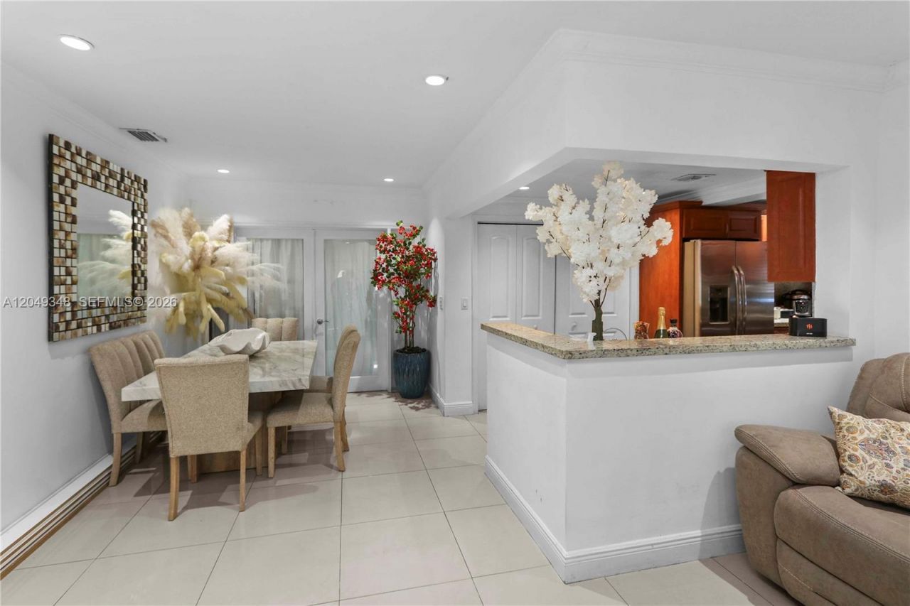 3080 SW 5th St , Miami, FL 33135 Photo