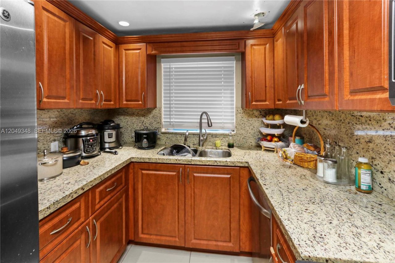 3080 SW 5th St , Miami, FL 33135 Photo