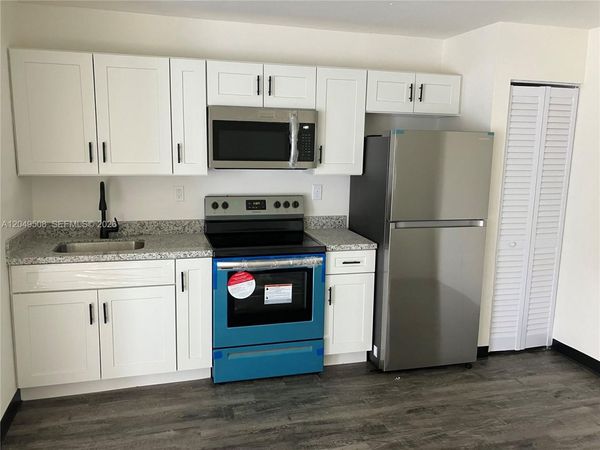 467 NW 8th St , Unit 4, Miami, FL 33136