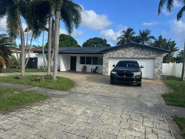 5424 Garfield Street, Hollywood, FL 33021