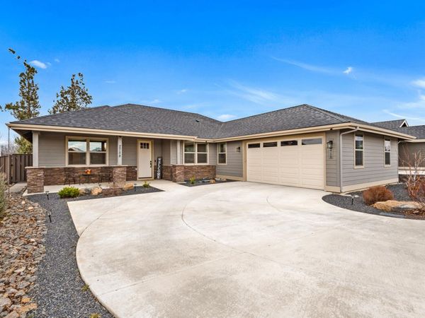 2758 NW 23rd Loop, Redmond, OR 97756