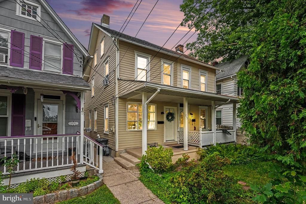 717 W BROAD STREET , QUAKERTOWN, PA 18951