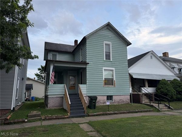 525 N Dawson Street , Uhrichsville, OH 44683