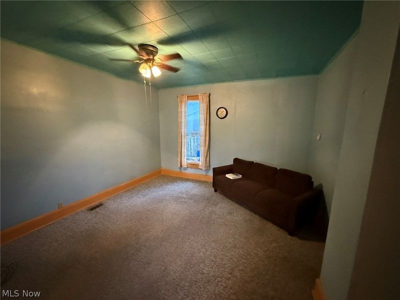 525 N Dawson Street, Uhrichsville, OH 44683 Photo 5
