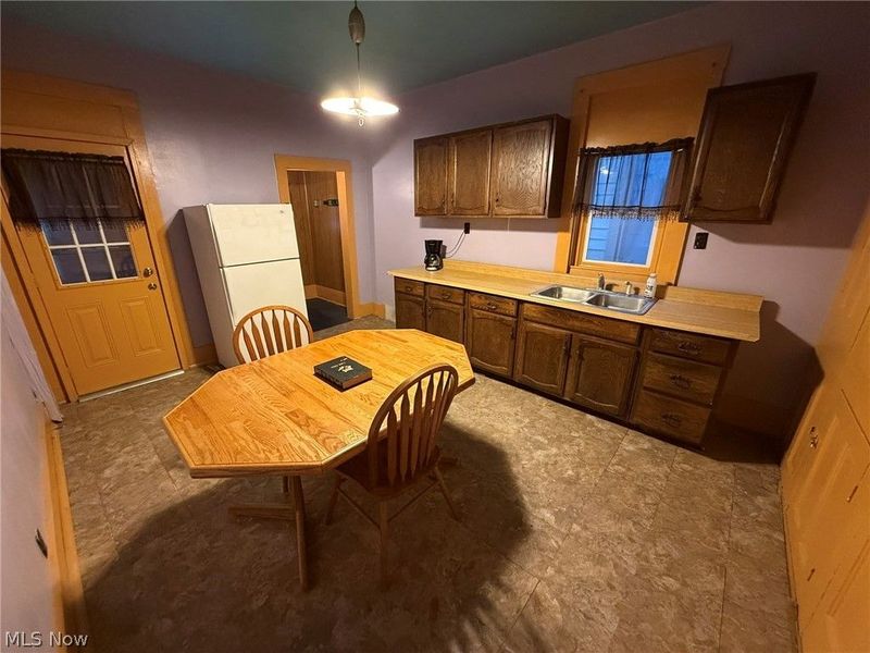 525 N Dawson Street, Uhrichsville, OH 44683 Photo 8