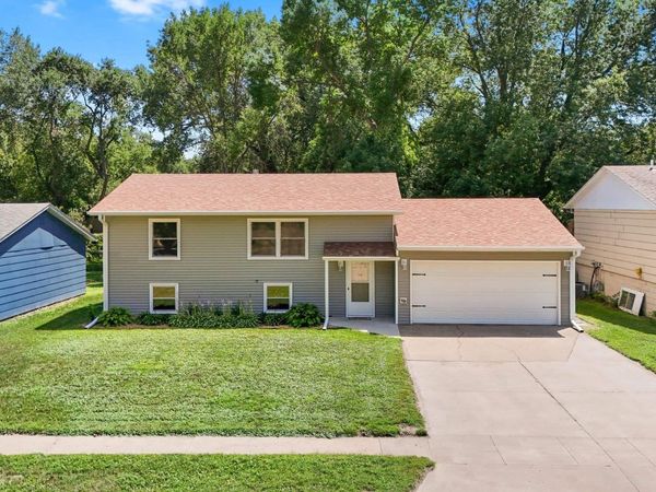 510 W Dartmouth St, Vermillion, SD 57069