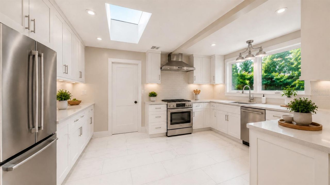 208 Hourglass Way, Unit V11, Sarasota, FL 34242 Photo