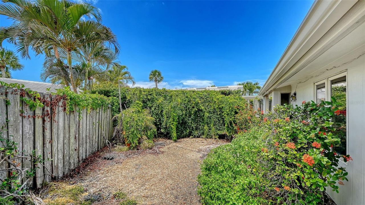208 Hourglass Way, Unit V11, Sarasota, FL 34242 Photo