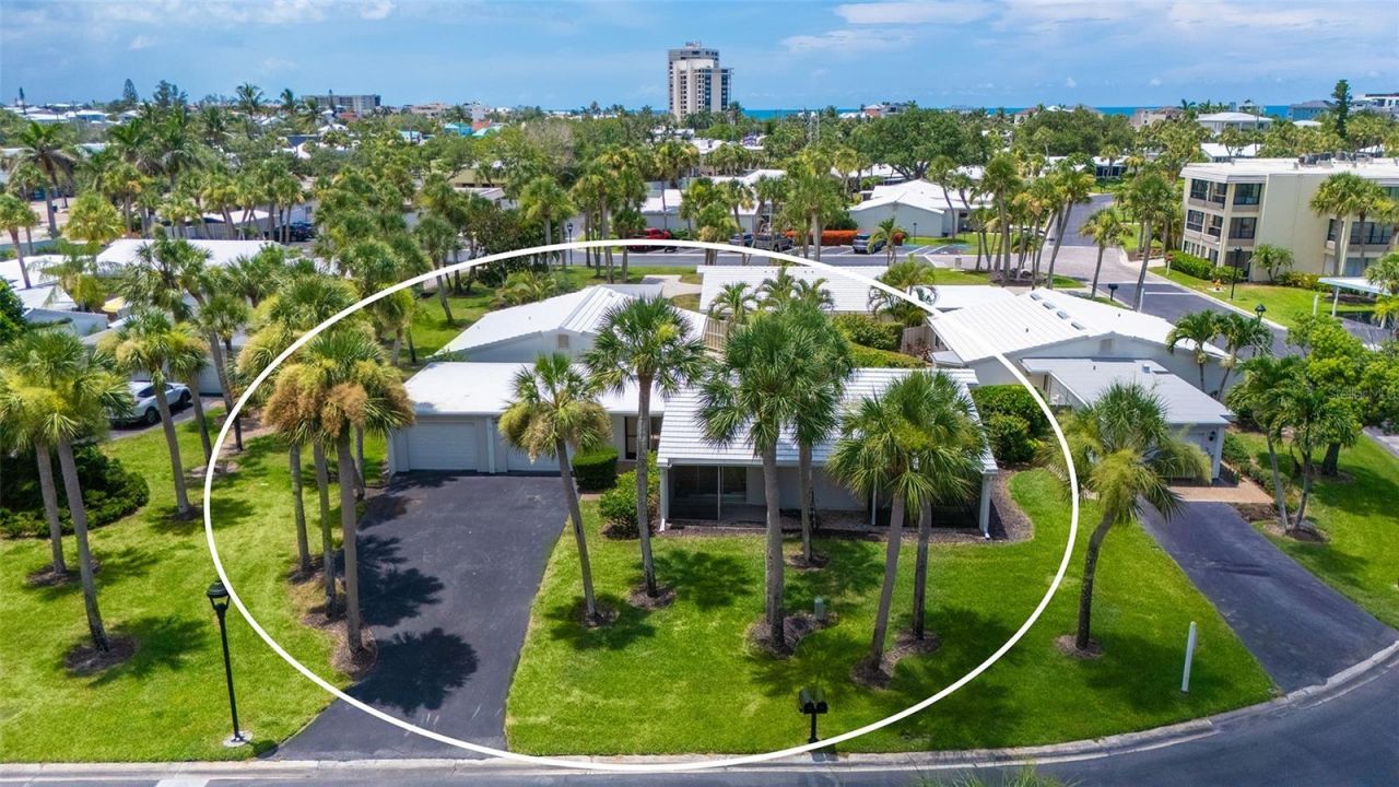 208 Hourglass Way, Unit V11, Sarasota, FL 34242 Photo