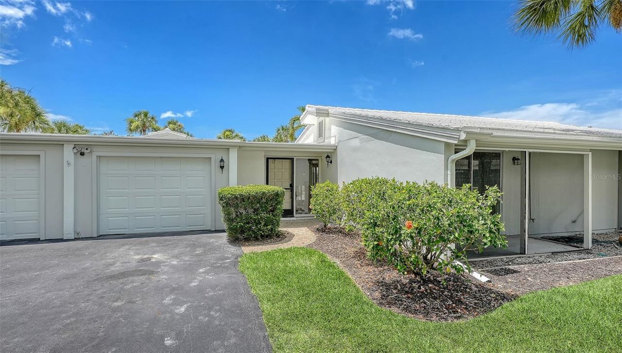 208 Hourglass Way, Unit V11, Sarasota, FL 34242 Photo