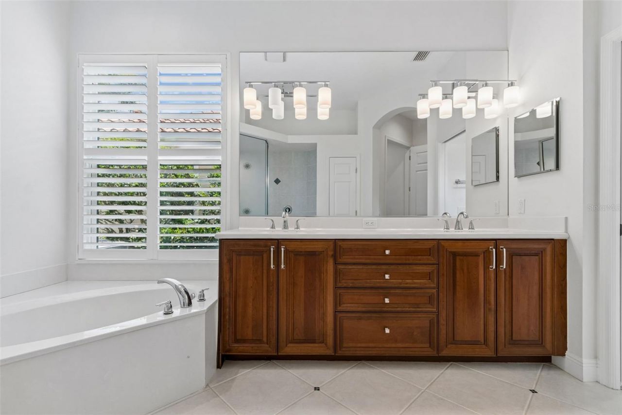 7222 Lake Forest Glen , Bradenton, FL 34202 Photo