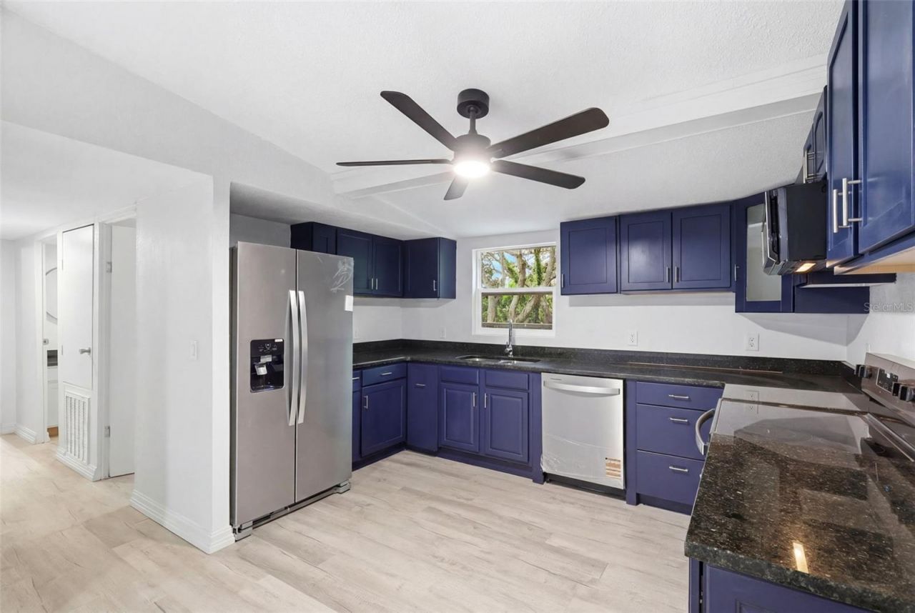 403 Acorn Circle , Fruitland Park, FL 34731 Photo