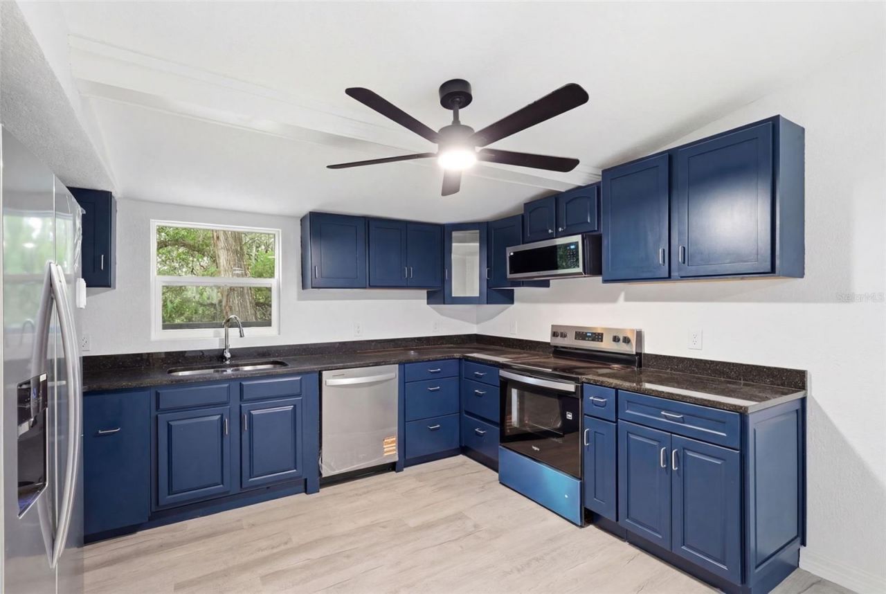 403 Acorn Circle , Fruitland Park, FL 34731 Photo