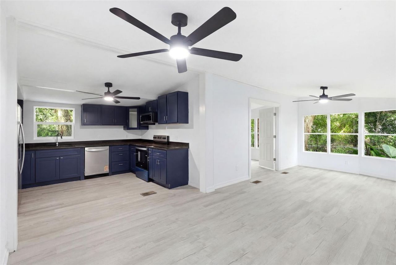 403 Acorn Circle , Fruitland Park, FL 34731 Photo