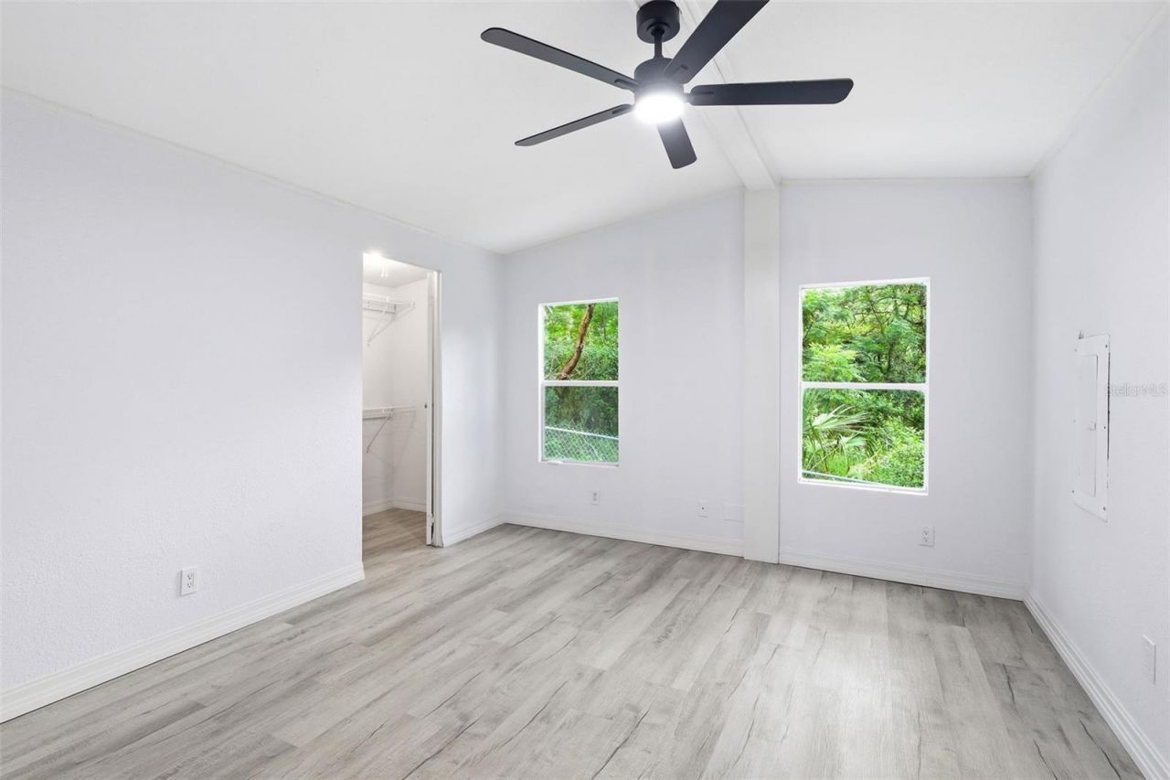 403 Acorn Circle , Fruitland Park, FL 34731 Photo