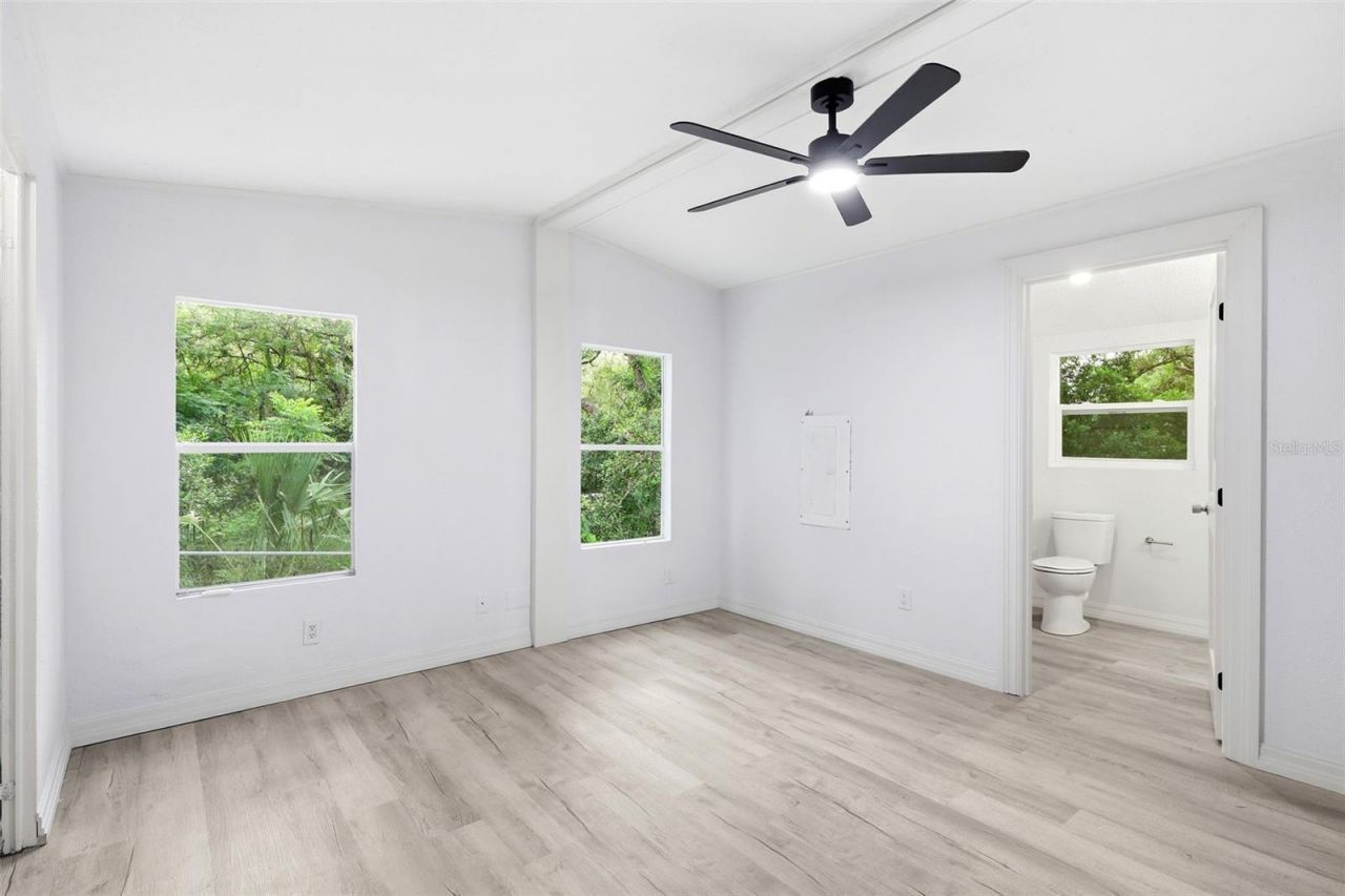 403 Acorn Circle , Fruitland Park, FL 34731 Photo