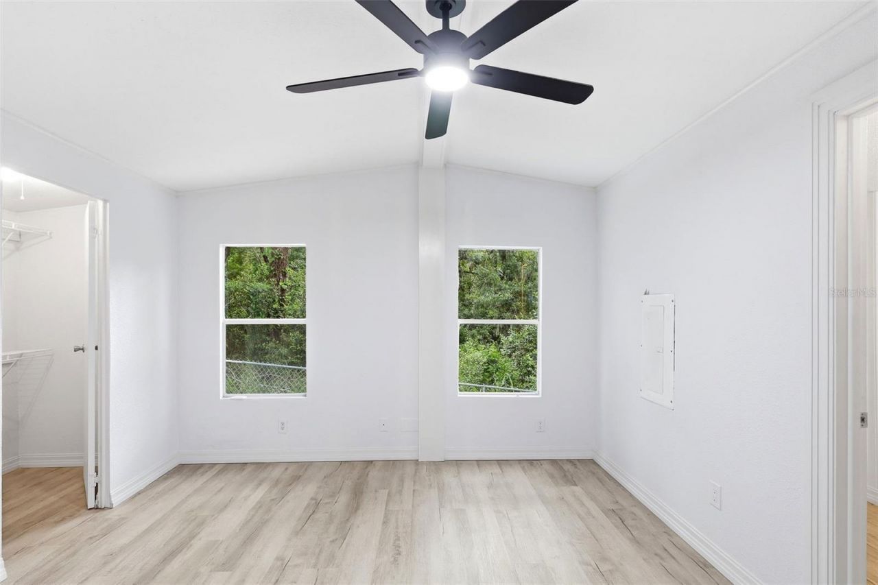 403 Acorn Circle , Fruitland Park, FL 34731 Photo