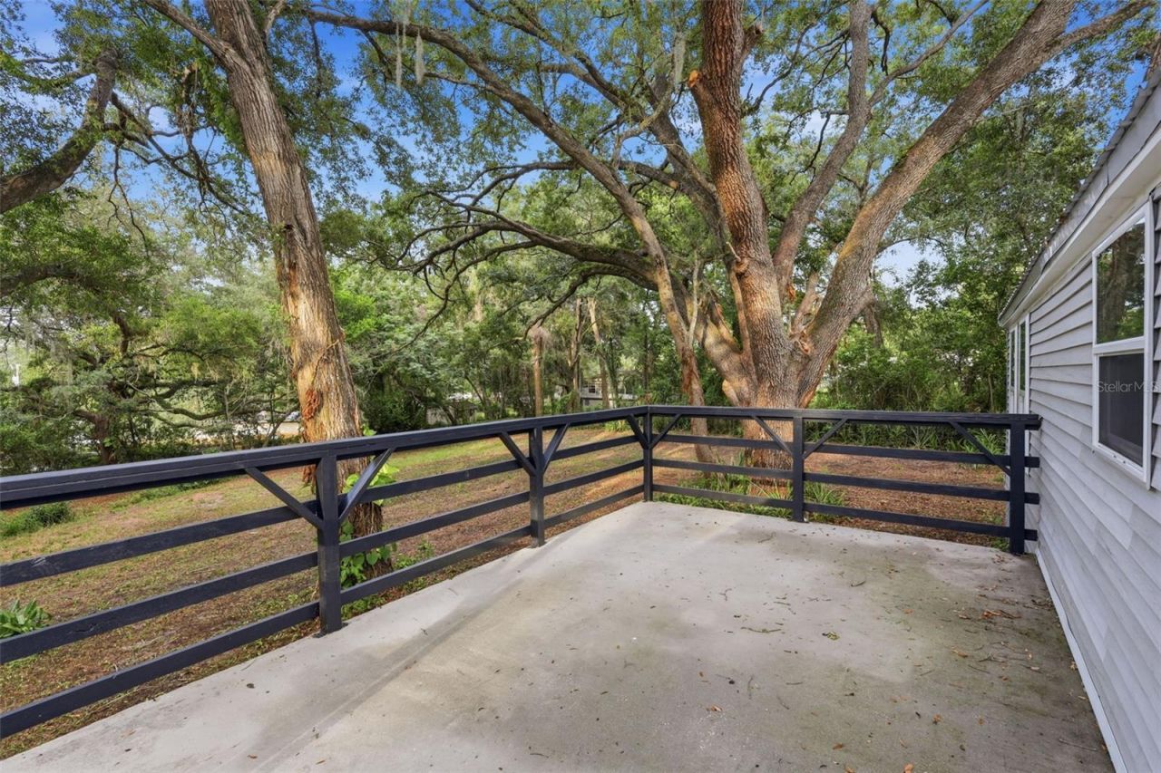 403 Acorn Circle , Fruitland Park, FL 34731 Photo