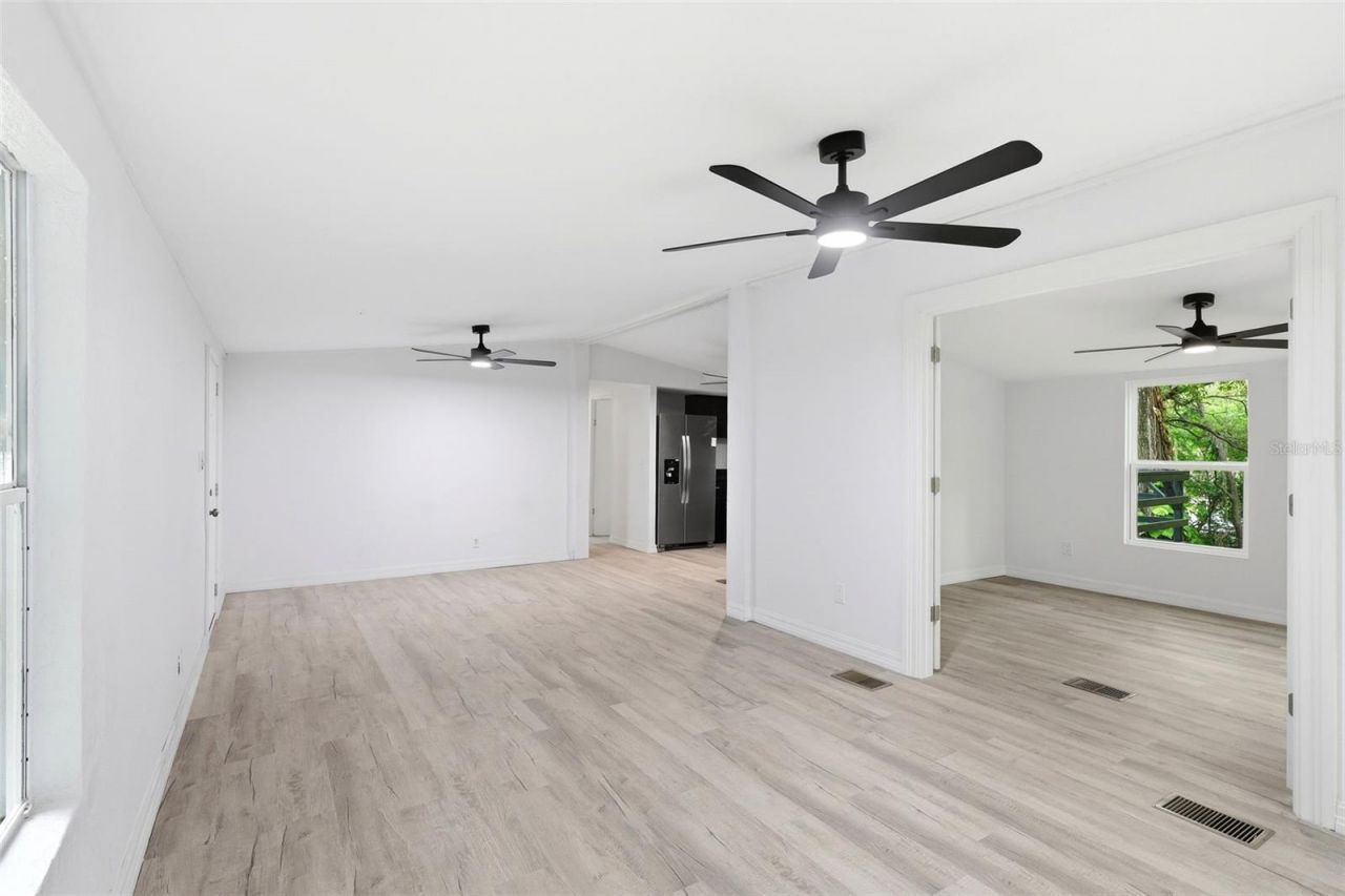 403 Acorn Circle , Fruitland Park, FL 34731 Photo