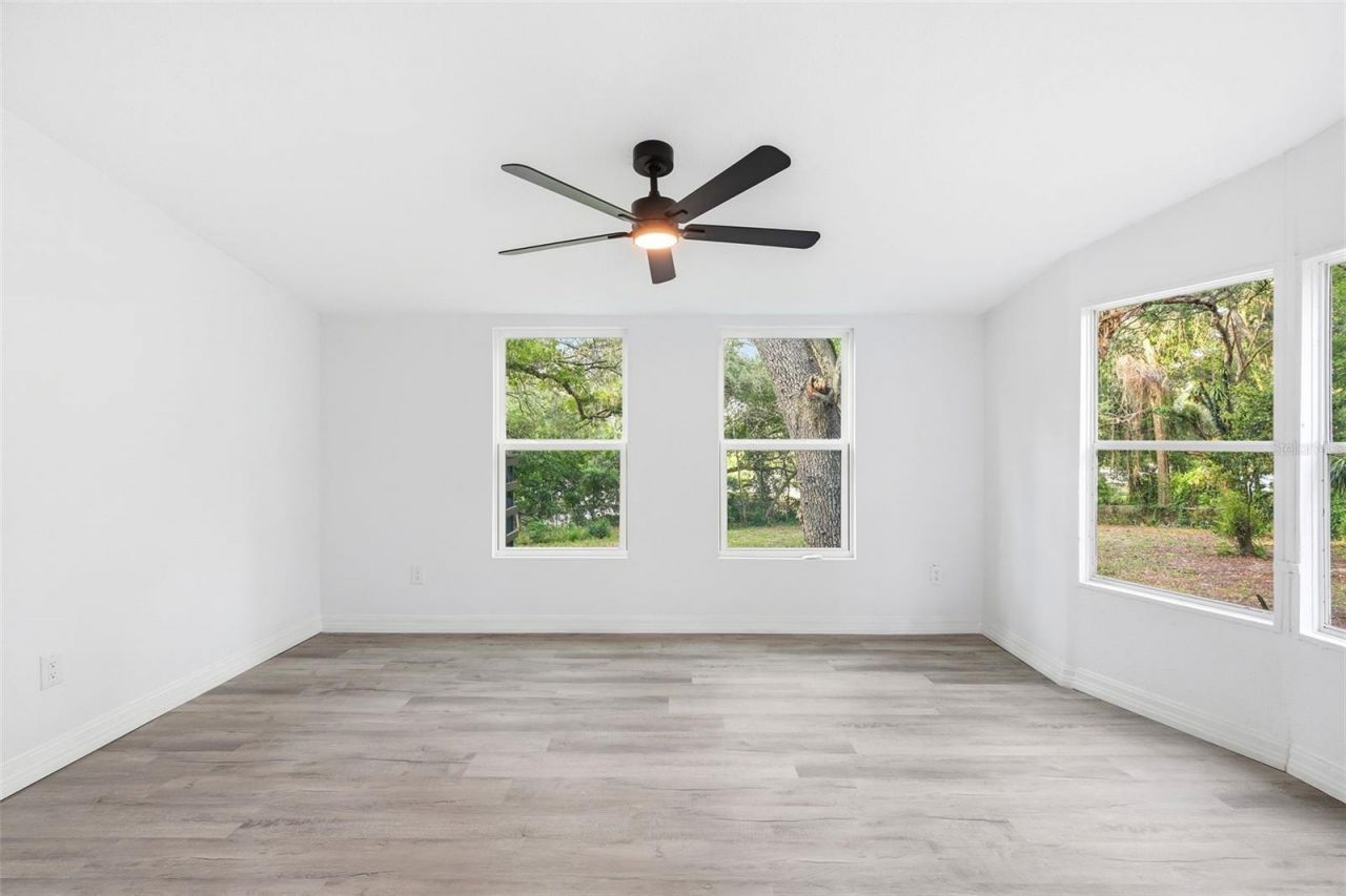 403 Acorn Circle , Fruitland Park, FL 34731 Photo