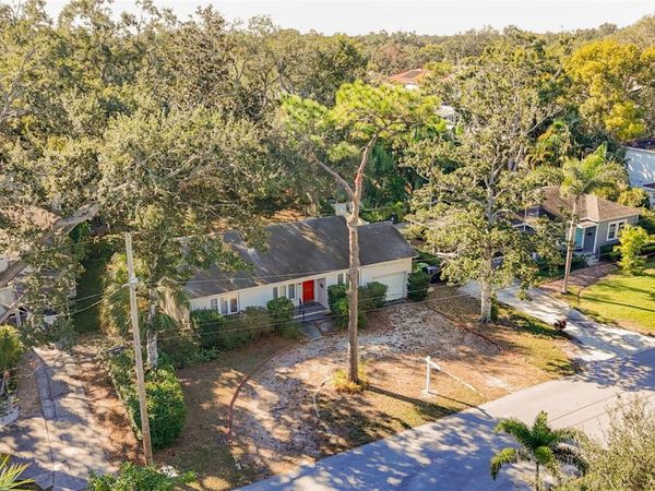 3120 W COACHMAN AVENUE , TAMPA, FL 33611