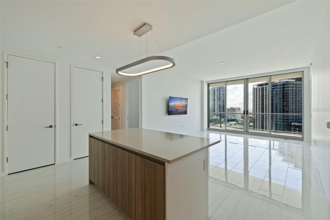 400 Central Avenue, Unit 1105, Saint Petersburg, FL 33701 Photo