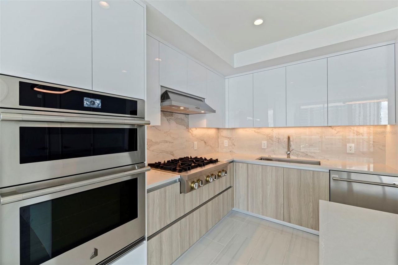 400 Central Avenue, Unit 1105, Saint Petersburg, FL 33701 Photo