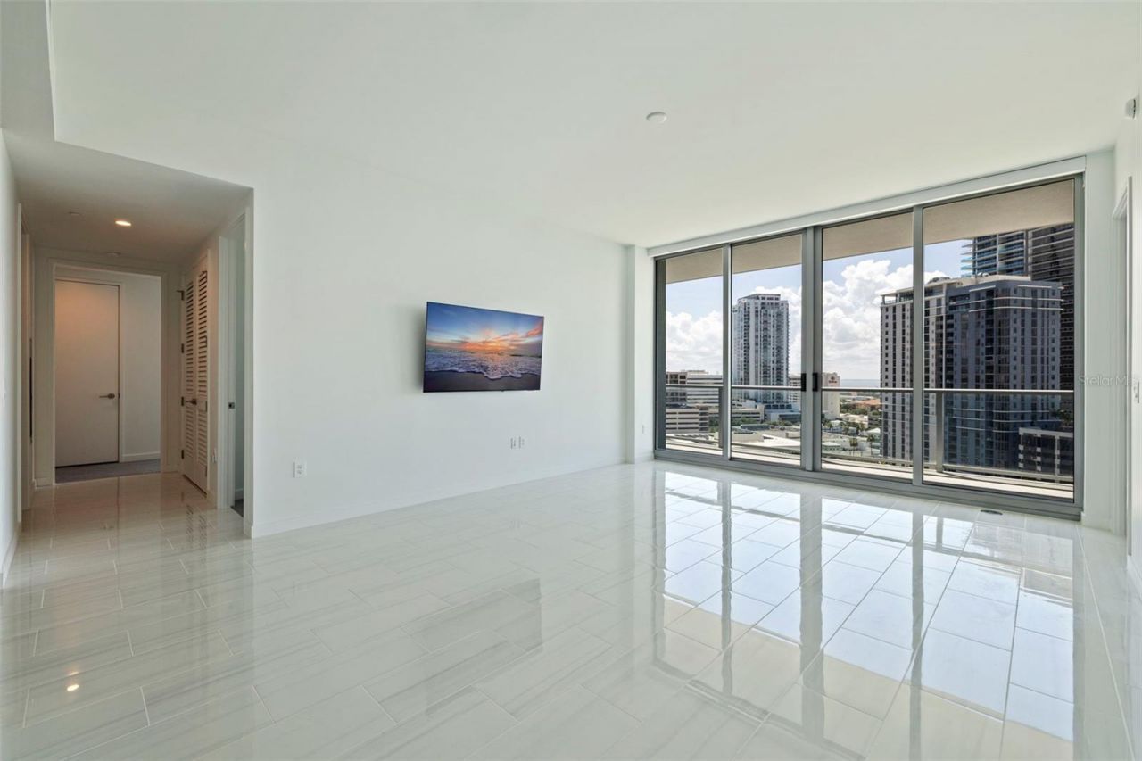400 Central Avenue, Unit 1105, Saint Petersburg, FL 33701 Photo