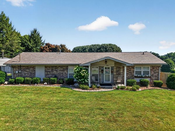 496 Sunset Dr , Sparta, TN 38583