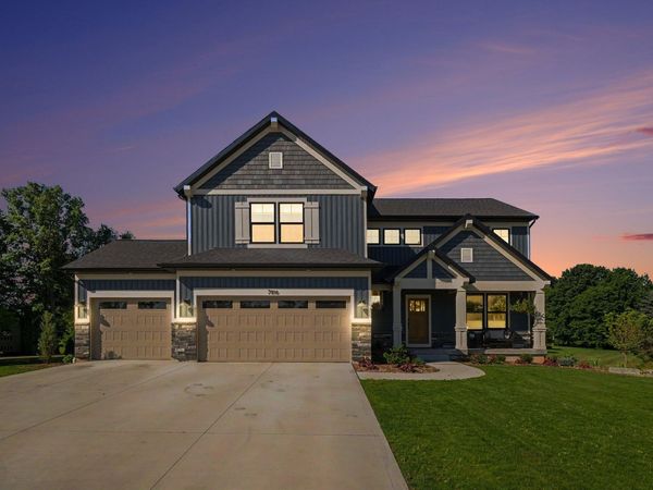 7816 Woodhurst Drive NE, Rockford, MI 49341