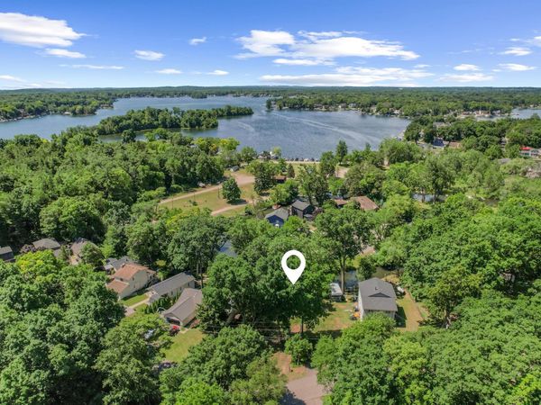 4325 Oakguard Drive, White Lake, MI 48383