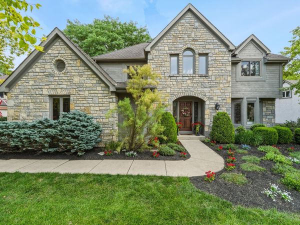 6235 Inverurie Drive W, Dublin, OH 43017