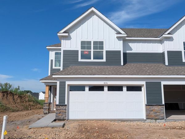 4190 Hayward Avenue N, Oakdale, MN 55128