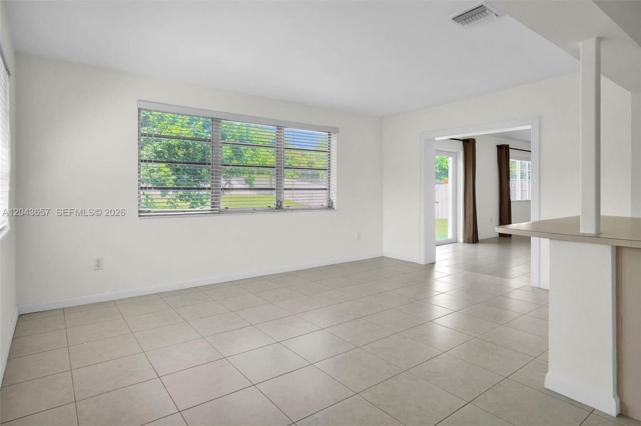 14375 Lake Candlewood Ct , Miami Lakes, FL 33014 Photo