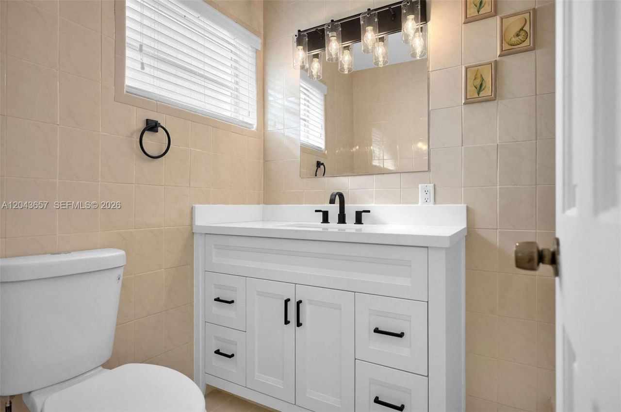 14375 Lake Candlewood Ct , Miami Lakes, FL 33014 Photo