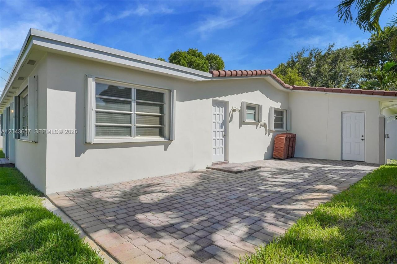14375 Lake Candlewood Ct , Miami Lakes, FL 33014 Photo