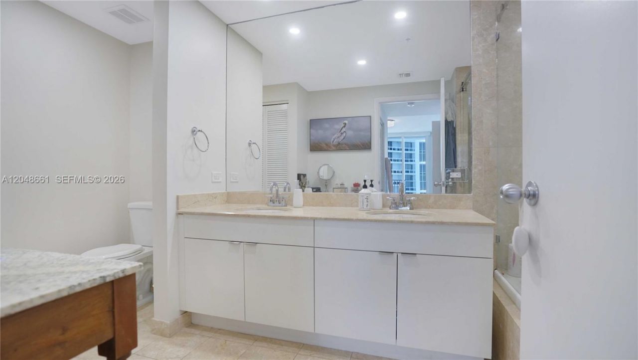 801 Brickell Key Blvd , Unit 2210, Miami, FL 33131 Photo