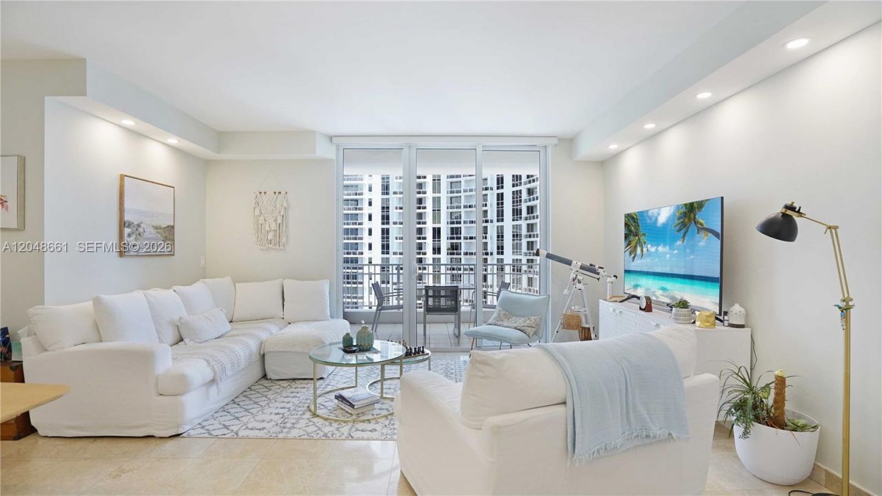 801 Brickell Key Blvd , Unit 2210, Miami, FL 33131 Photo