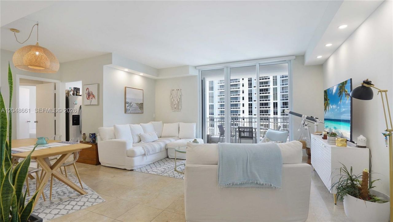 801 Brickell Key Blvd , Unit 2210, Miami, FL 33131 Photo