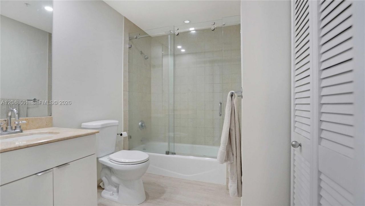 801 Brickell Key Blvd , Unit 2210, Miami, FL 33131 Photo
