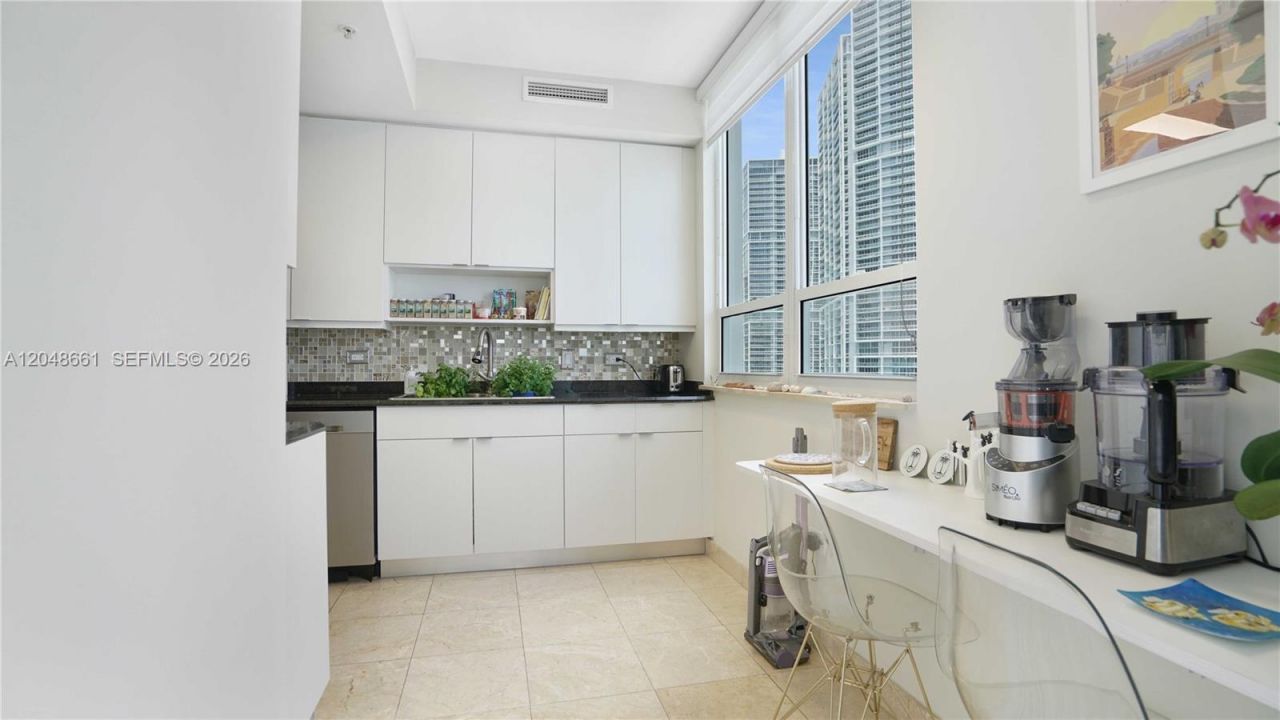 801 Brickell Key Blvd , Unit 2210, Miami, FL 33131 Photo
