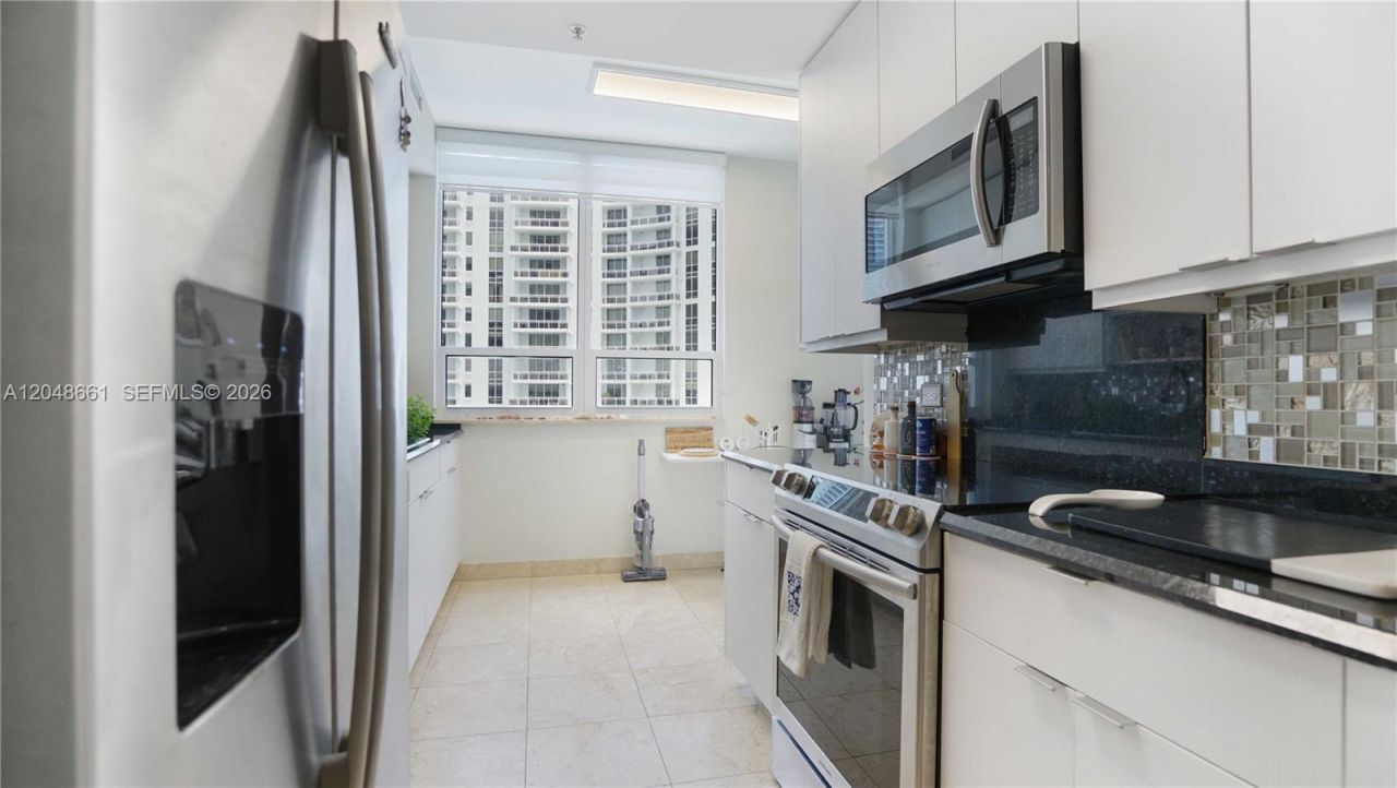 801 Brickell Key Blvd , Unit 2210, Miami, FL 33131 Photo