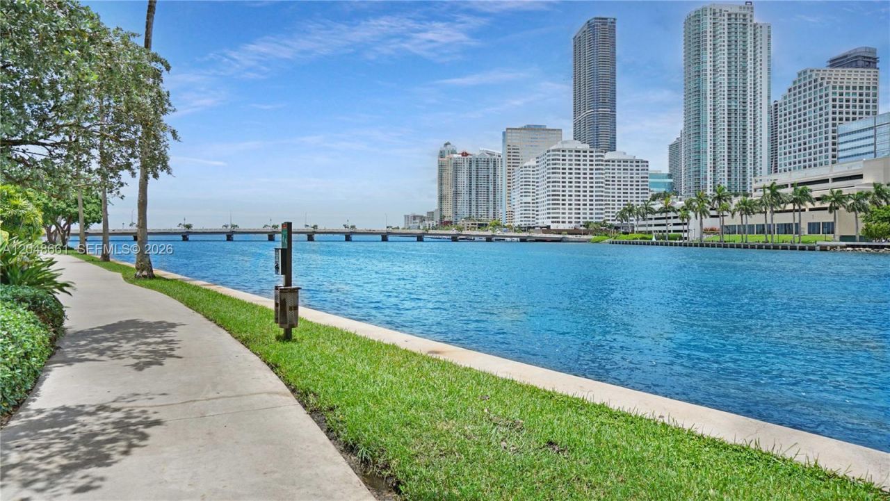 801 Brickell Key Blvd , Unit 2210, Miami, FL 33131 Photo