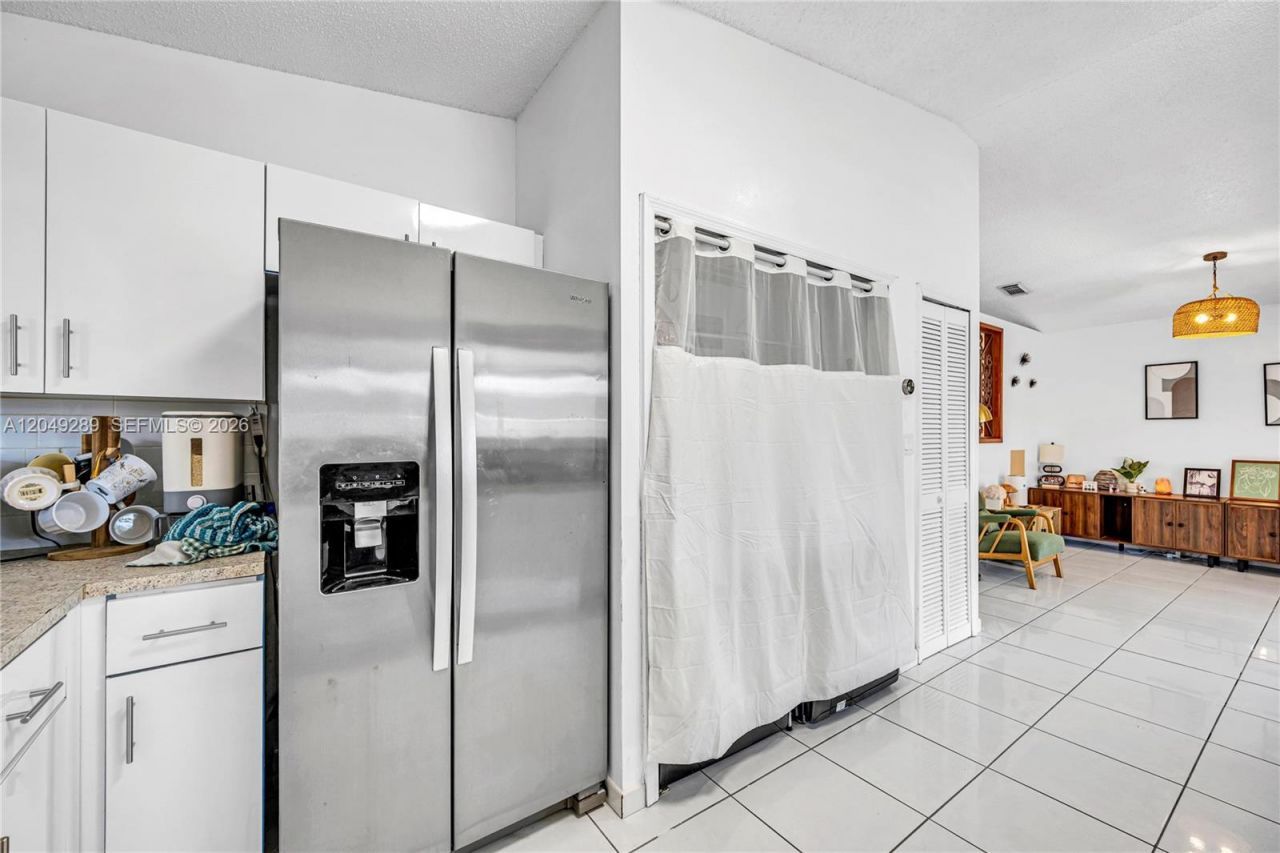 7256 W 34th Ln , Hialeah, FL 33018 Photo