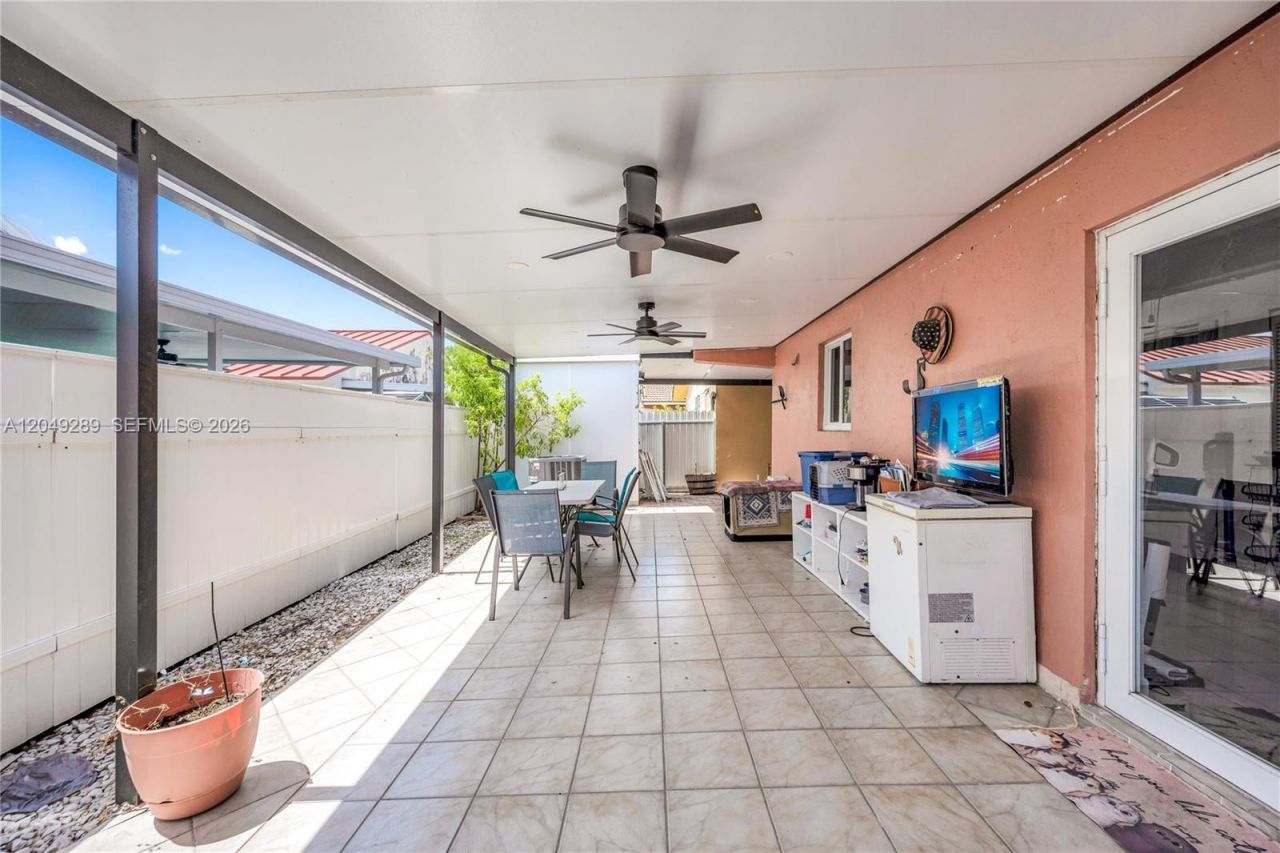 7256 W 34th Ln , Hialeah, FL 33018 Photo